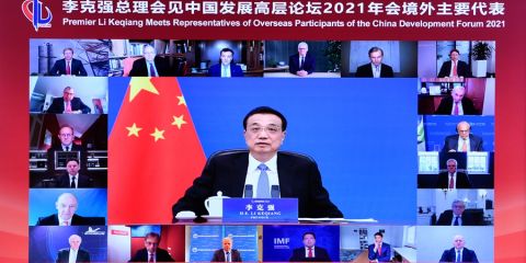 李克强会见出席中国发展高层论坛2021年年会的境外代表